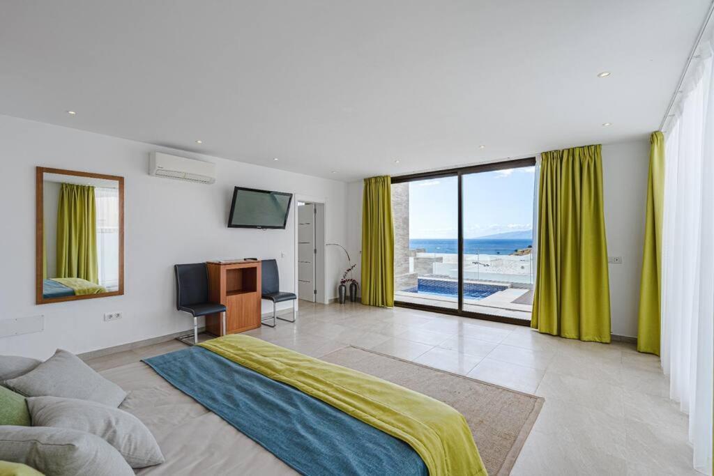 Villa Riviera De 4 Dormitorios Con Piscina. Costa Adeje  Zewnętrze zdjęcie